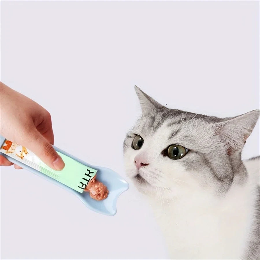 Cat Squeeze-Treat Feeding Spoon